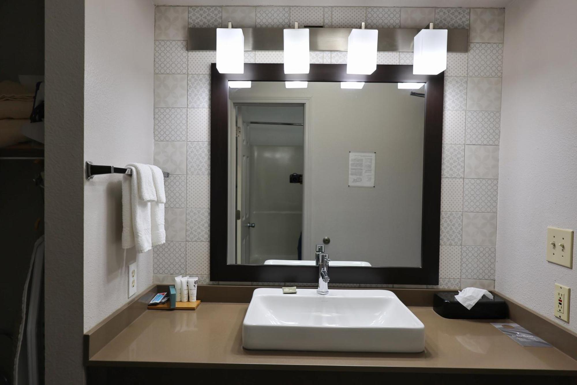 Country Inn & Suites By Radisson, Sparta, Wi Zewnętrze zdjęcie