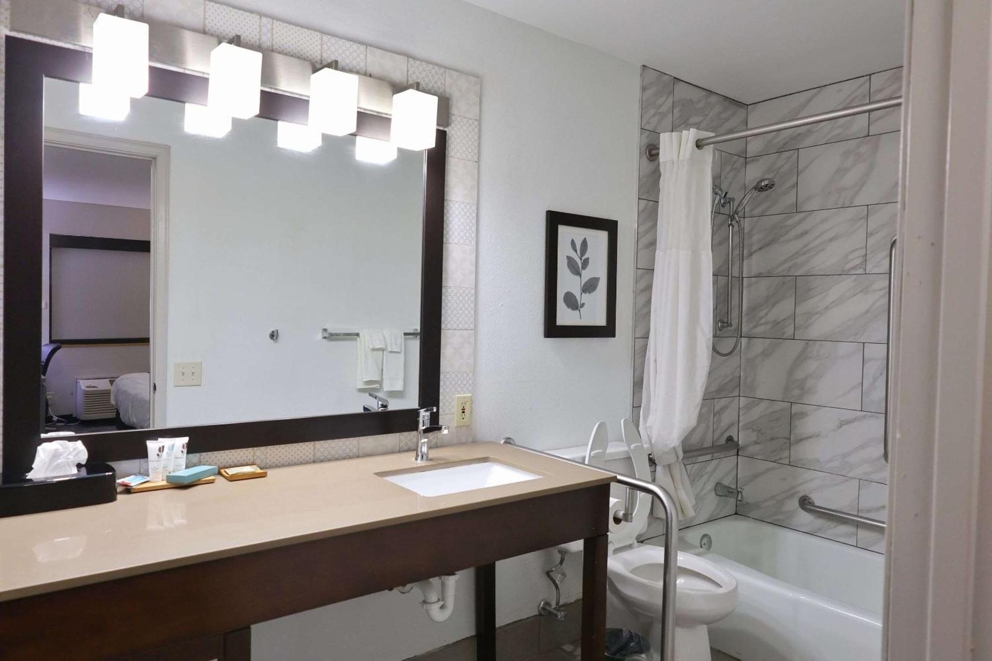 Country Inn & Suites By Radisson, Sparta, Wi Zewnętrze zdjęcie